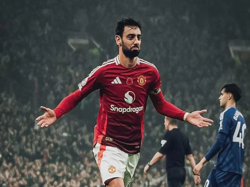 完美融入！廷伯：埃泽上演帽子戏法不是巧合，他很努力性格也很好